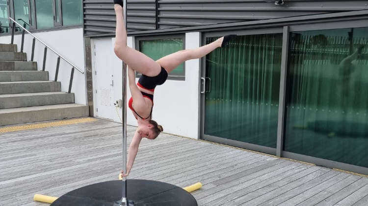 Icarus Fitness Pole Showcase